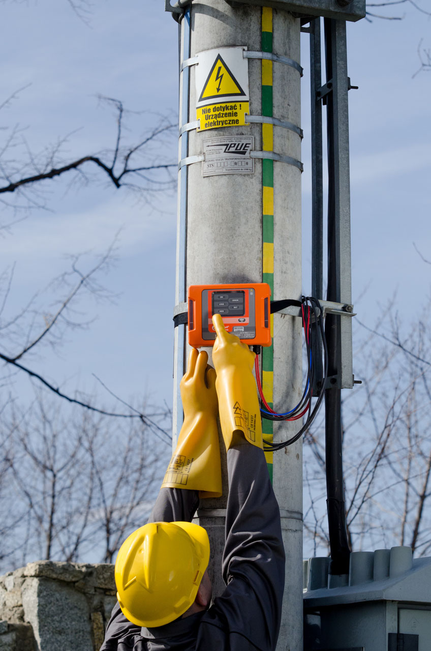 Power Quality Analyzer Mounted on Electric pole