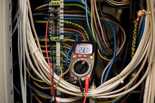 Cat III Multimeter with Bluetooth IP65