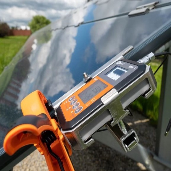 Solar Radiation and Temperature Meter IRM-1